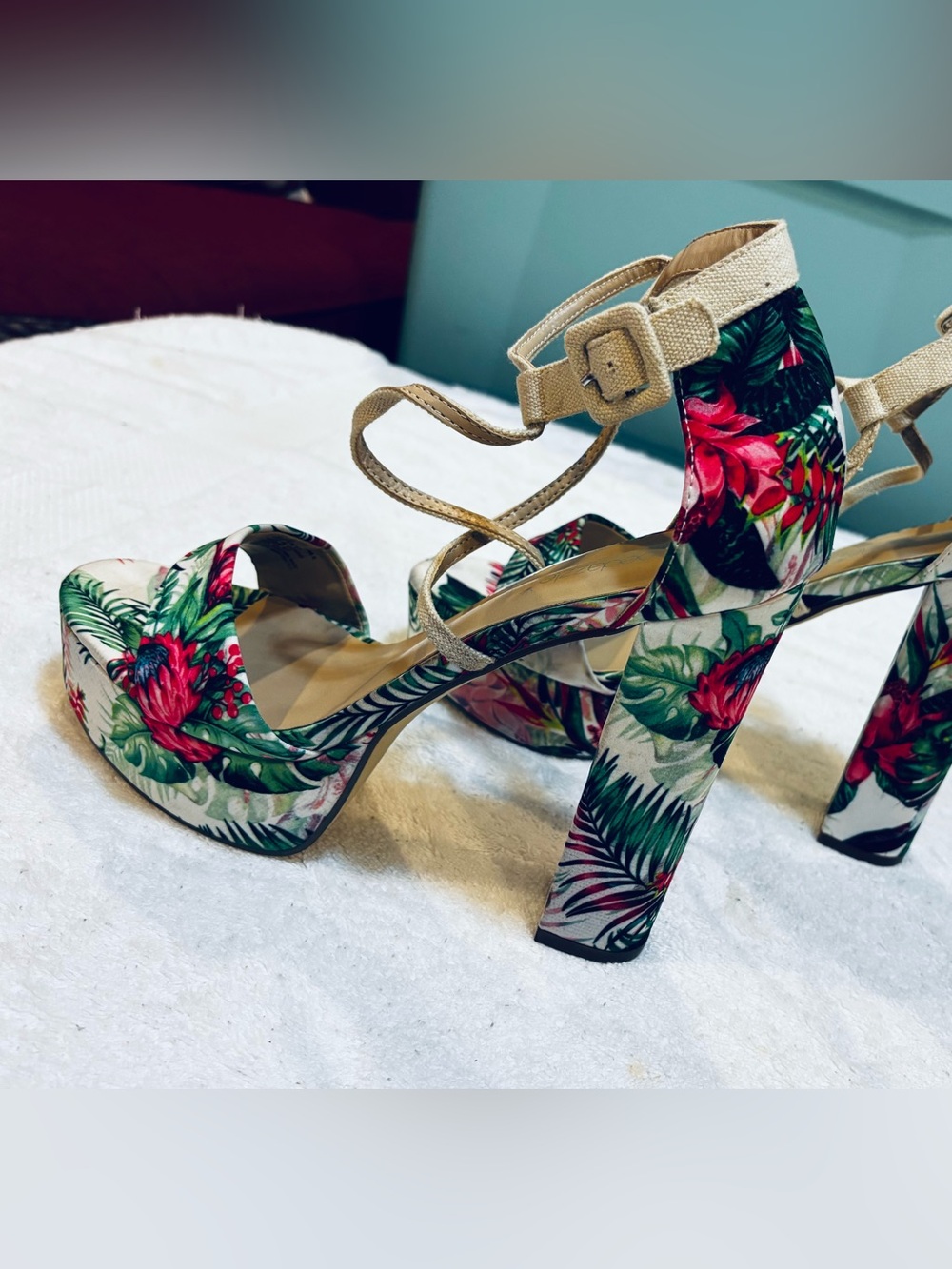 Almost Brand New Heels By ShoeDazzle - Size 9.5 - Heel 5.5 Inches - Box 85